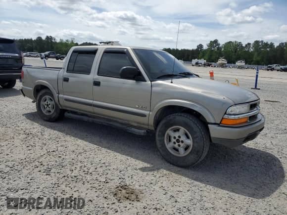 2004 Chevrolet S-10 LS z VIN 1GCDT13X44K126329, wystawiony jako Copart lot #53746255 z przebiegiem 111 387 mil mil oraz Szkoda całkowita • Salvage title. Historia ofert i sprzedaży dostępna na DreamBid. Obrazek 4.