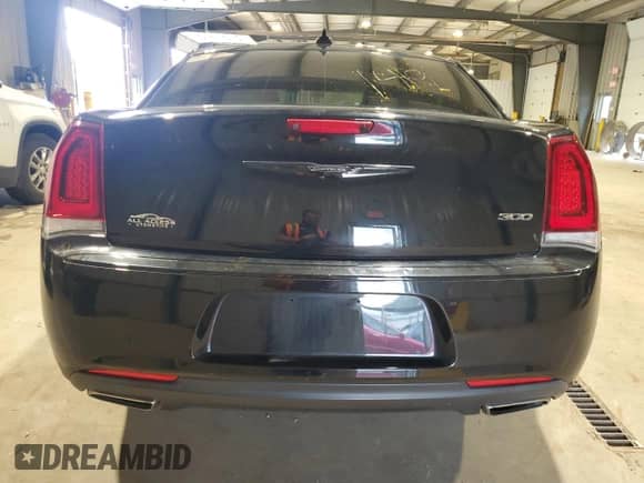 2019 Chrysler 300 Touring с VIN 2C3CCAAG1KH651419, выставлен на аукционе Copart как лот 69818405 с пробегом 48 159 миль миль и Списание • Salvage title. История ставок и продаж доступна на DreamBid. Изображение 6.