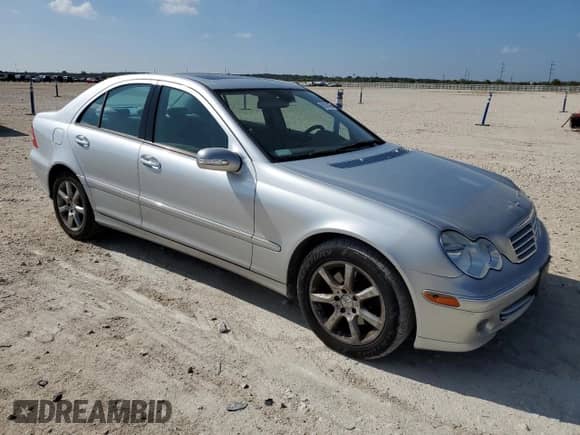 2007 Mercedes-Benz C 280 Luxury с VIN WDBRF92H67F876462, выставлен на аукционе Copart как лот 82667465 с пробегом 68 392 миль миль и Списание • Salvage title. История ставок и продаж доступна на DreamBid. Изображение 4.