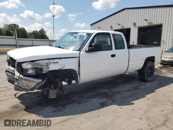 1996 Dodge 2500 z VIN 1B7KF23C0TJ197078, wystawiony jako Copart lot #68759425 z przebiegiem 455 063 mil mil oraz Szkoda całkowita • Salvage title. Historia ofert i sprzedaży dostępna na DreamBid. Obrazek 1.