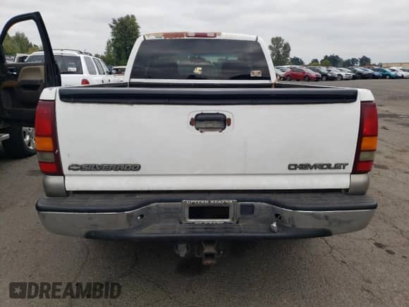 1999 Chevrolet Silverado 1500 LS z VIN 2GCEC19T7X1259812, wystawiony jako Copart lot #71826545 z przebiegiem Nie podano mil oraz Szkoda całkowita • Salvage title. Historia ofert i sprzedaży dostępna na DreamBid. Obrazek 6.