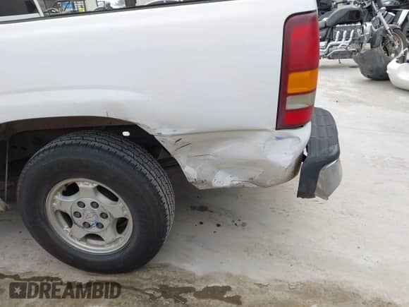 2000 Chevrolet Silverado 1500 LS with VIN 2GCEC19V5Y1338379, listed as a IAAI auction lot 42250903 with 123,676 mi miles and . Bid and sale history available at DreamBid. Image 6.