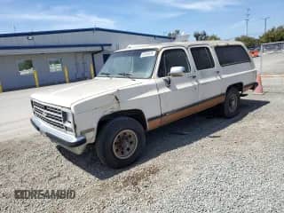 1989 Chevrolet Suburban с VIN 1GNGR26N6KF150544, выставлен на аукционе Copart как лот 50469335 с пробегом 21 480 миль миль и Чистый • Clean title. История ставок и продаж доступна на DreamBid. Изображение 1.