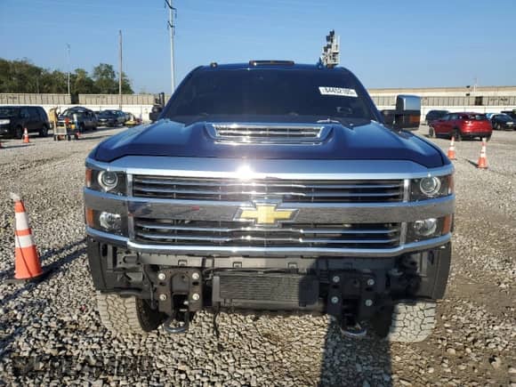 2017 Chevrolet Silverado 3500HD High Country с VIN 1GC4K1EY7HF227968, выставлен на аукционе Copart как лот 84452105 с пробегом 120 271 миль миль и Списание • Salvage title. История ставок и продаж доступна на DreamBid. Изображение 5.