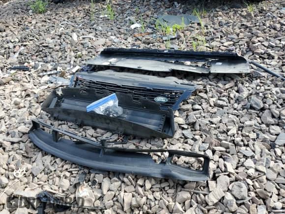 2023 Land Rover Range Rover Sport SE Dynamic with VIN SAL1L9FU4PA132816, listed as a Copart auction lot 64469175 with 28,590 mi miles and Salvage title. Bid and sale history available at DreamBid. Image 13.