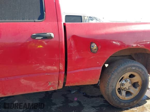 2003 Dodge 1500 ST z VIN 1D7HA18K63J521434, wystawiony jako IAAI lot #42217494 z przebiegiem 241 763 mil mil oraz . Historia ofert i sprzedaży dostępna na DreamBid. Obrazek 6.