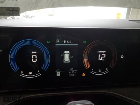 2024 Hyundai Santa Fe SEL с VIN 5NMP2DGL0RH033500, выставлен на аукционе Copart как лот 83743734 с пробегом 4 088 миль миль и Списание • Salvage title. История ставок и продаж доступна на DreamBid. Изображение 9.