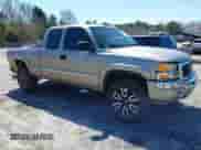 2003 GMC Sierra 1500 SLT z VIN 1GTEK19TX3E107129, wystawiony jako IAAI lot #41747356 z przebiegiem 267 536 mil mil oraz . Historia ofert i sprzedaży dostępna na DreamBid. Obrazek 1.