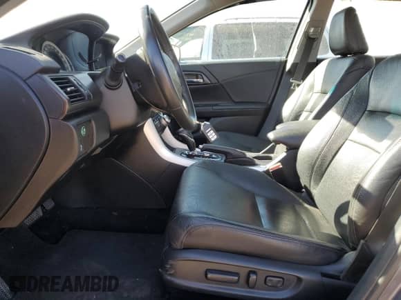 2015 Honda Accord Touring z VIN 1HGCR2F97FA808273, wystawiony jako Copart lot #84551035 z przebiegiem 111 392 mil mil oraz Czysty tytuł • Clean title. Historia ofert i sprzedaży dostępna na DreamBid. Obrazek 7.