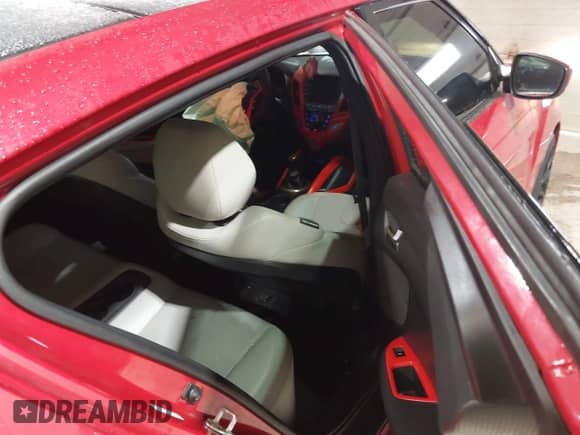 2012 Hyundai Veloster w/Black Int с VIN KMHTC6AD8CU032759, выставлен на аукционе IAAI как лот 41567265 с пробегом 156 973 миль миль и . История ставок и продаж доступна на DreamBid. Изображение 8.