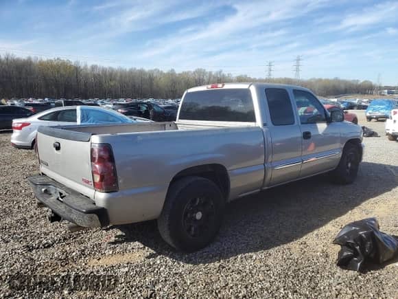2005 GMC Sierra 1500 SLE с VIN 2GTEC19TX51271045, выставлен на аукционе Copart как лот 49779355 с пробегом 98 230 миль миль и Чистый • Clean title. История ставок и продаж доступна на DreamBid. Изображение 3.