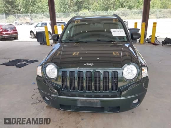 2010 Jeep Compass Latitude с VIN 1J4NF1FB0AD622928, выставлен на аукционе IAAI как лот 42651565 с пробегом 113 997 миль миль и . История ставок и продаж доступна на DreamBid. Изображение 12.