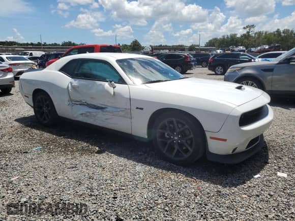 2023 Dodge Challenger R/T с VIN 2C3CDZBT4PH527692, выставлен на аукционе Copart как лот 68335785 с пробегом 26 002 миль миль и Списание • Salvage title. История ставок и продаж доступна на DreamBid. Изображение 4.