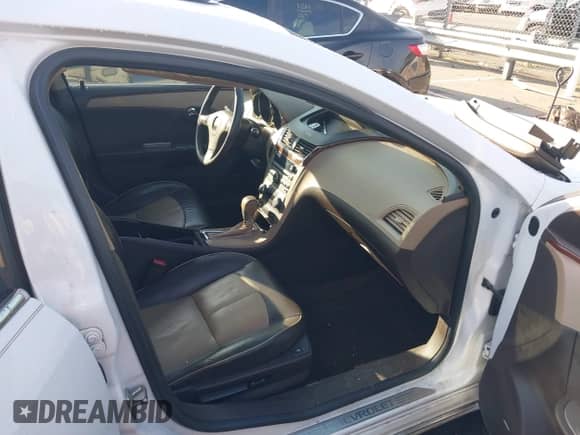 2012 Chevrolet Malibu LTZ 1LZ z VIN 1G1ZE5E09CF176036, wystawiony jako IAAI lot #42863415 z przebiegiem 250 728 mil mil oraz . Historia ofert i sprzedaży dostępna na DreamBid. Obrazek 5.