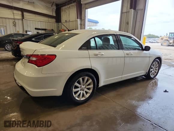 2013 Chrysler 200 Touring with VIN 1C3CCBBG5DN678234, listed as a Copart auction lot 80122005 with 124,880 mi miles and Non repairable. Bid and sale history available at DreamBid. Image 3.