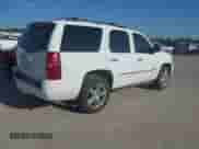 2011 Chevrolet Tahoe LTZ z VIN 1GNSCCE03BR397672, wystawiony jako IAAI lot #42775981 z przebiegiem 210 316 mil mil oraz . Historia ofert i sprzedaży dostępna na DreamBid. Obrazek 4.