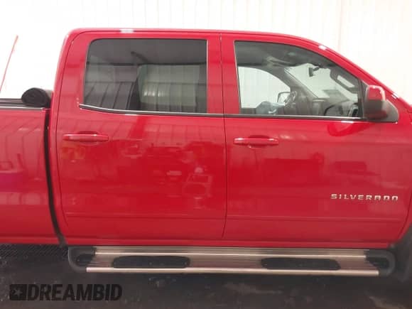2015 Chevrolet Silverado 1500 LT z VIN 3GCUKREH3FG343310, wystawiony jako IAAI lot #42961582 z przebiegiem 116 046 mil mil oraz . Historia ofert i sprzedaży dostępna na DreamBid. Obrazek 14.
