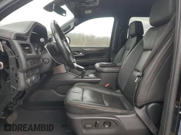 2022 Chevrolet Suburban RST с VIN 1GNSKEKD1NR120755, выставлен на аукционе Copart как лот 49420205 с пробегом Не указан миль и Чистый • Clean title. История ставок и продаж доступна на DreamBid. Изображение 7.