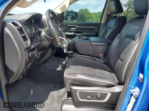 2021 Ram 1500 Laramie z VIN 1C6SRFRT8MN676288, wystawiony jako Copart lot #60445645 z przebiegiem 79 035 mil mil oraz Nie do naprawy • Non repairable. Historia ofert i sprzedaży dostępna na DreamBid. Obrazek 7.