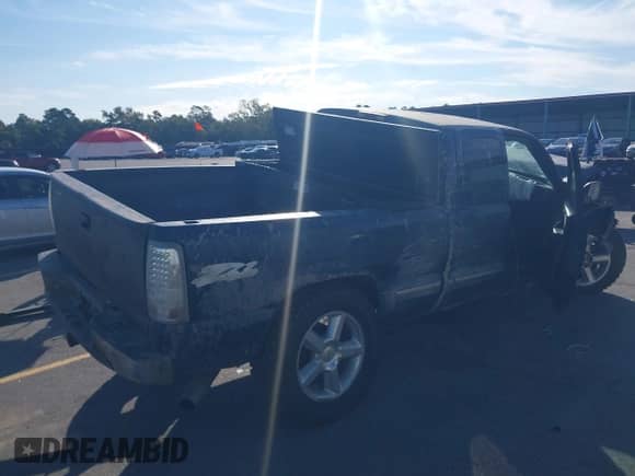 2001 Chevrolet Silverado 1500 LS с VIN 1GCEK19T41E167209, выставлен на аукционе IAAI как лот 43402917 с пробегом 333 816 миль миль и . История ставок и продаж доступна на DreamBid. Изображение 4.
