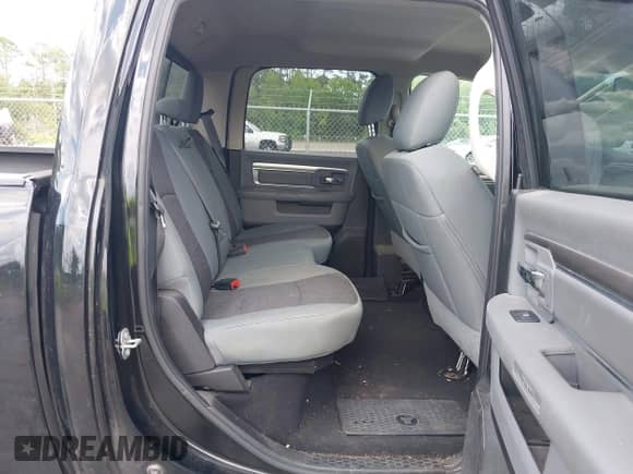 2020 Ram 1500 SLT z VIN 1C6RR6TT0LS135260, wystawiony jako IAAI lot #42356895 z przebiegiem 79 240 mil mil oraz . Historia ofert i sprzedaży dostępna na DreamBid. Obrazek 8.