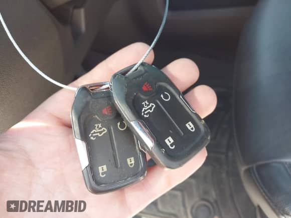 2020 Chevrolet Silverado 1500 RST z VIN 3GCUYEED1LG126855, wystawiony jako IAAI lot #42819335 z przebiegiem 82 684 mil mil oraz . Historia ofert i sprzedaży dostępna na DreamBid. Obrazek 11.