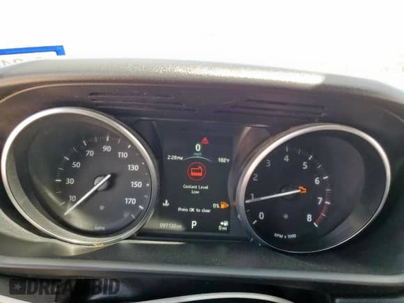 2016 Land Rover Range Rover Sport HSE with VIN SALWR2VF3GA639978, listed as a Copart auction lot 81620145 with 97,130 mi miles and Clean title. Bid and sale history available at DreamBid. Image 9.