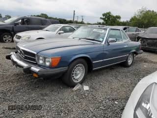 1984 Mercedes-Benz 380 SL z VIN WDBBA45AXEA010856, wystawiony jako Copart lot #67005495 z przebiegiem 178 011 mil mil oraz Szkoda całkowita • Salvage title. Historia ofert i sprzedaży dostępna na DreamBid. Obrazek 1.