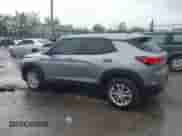 2023 Chevrolet TrailBlazer LS z VIN KL79MMS2XPB008233, wystawiony jako IAAI lot #42853018 z przebiegiem 21 766 mil mil oraz . Historia ofert i sprzedaży dostępna na DreamBid. Obrazek 14.