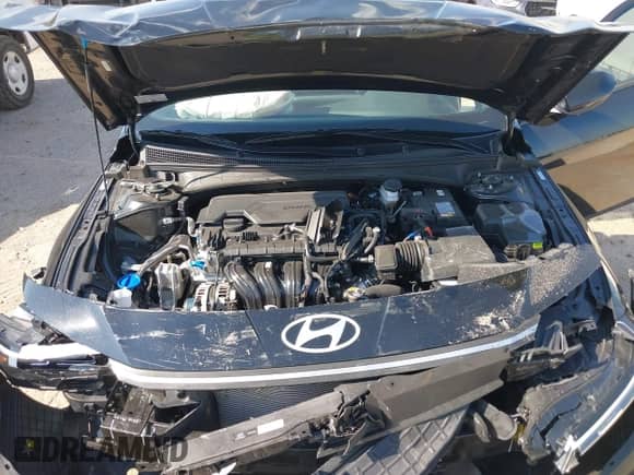 2025 Hyundai Elantra SEL Sport z VIN KMHLM4DG8SU013523, wystawiony jako IAAI lot #43188866 z przebiegiem 7 810 mil mil oraz . Historia ofert i sprzedaży dostępna na DreamBid. Obrazek 10.