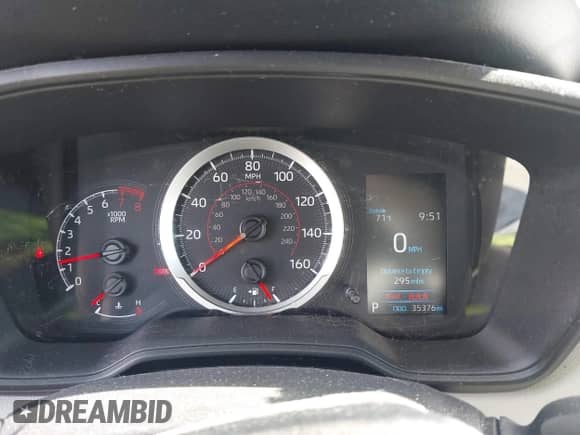 2022 Toyota Corolla Cross L with VIN 7MUAAAAG4NV030471, listed as a IAAI auction lot 43042810 with 35,376 mi miles and . Bid and sale history available at DreamBid. Image 7.