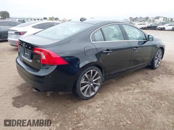 2015 Volvo S60 T5 Drive-E Premier with VIN YV140MFK4F1352447, listed as a IAAI auction lot 42783582 with 72,780 mi miles and . Bid and sale history available at DreamBid. Image 4.