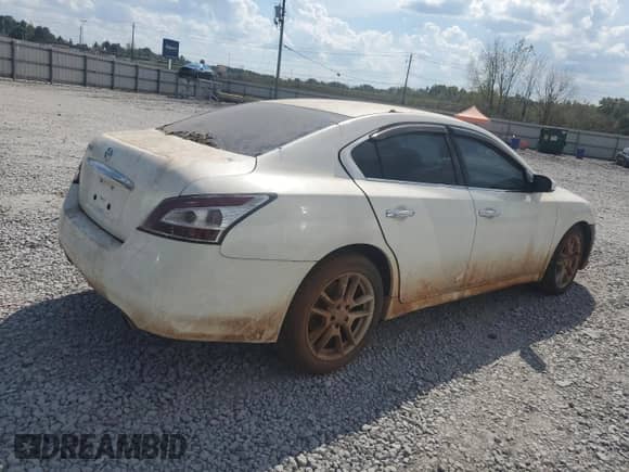 2013 Nissan Maxima S with VIN 1N4AA5APXDC827430, listed as a Copart auction lot 83758305 with 136,757 mi miles and Clean title. Bid and sale history available at DreamBid. Image 3.