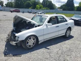 1999 Mercedes-Benz C 230/260/280/320 z VIN WDBHA24G3XA786656, wystawiony jako Copart lot #56043675 z przebiegiem Nie podano mil oraz Szkoda całkowita • Salvage title. Historia ofert i sprzedaży dostępna na DreamBid. Obrazek 1.