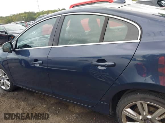 2013 Volvo S60 T6 R-Design Platinum с VIN YV1902FH8D1216575, выставлен на аукционе IAAI как лот 43233003 с пробегом 52 221 миль миль и . История ставок и продаж доступна на DreamBid. Изображение 14.