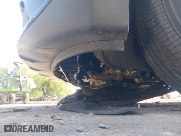 2020 Kia Sorento LX z VIN 5XYPG4A55LG663171, wystawiony jako IAAI lot #43104844 z przebiegiem 125 639 mil mil oraz . Historia ofert i sprzedaży dostępna na DreamBid. Obrazek 6.