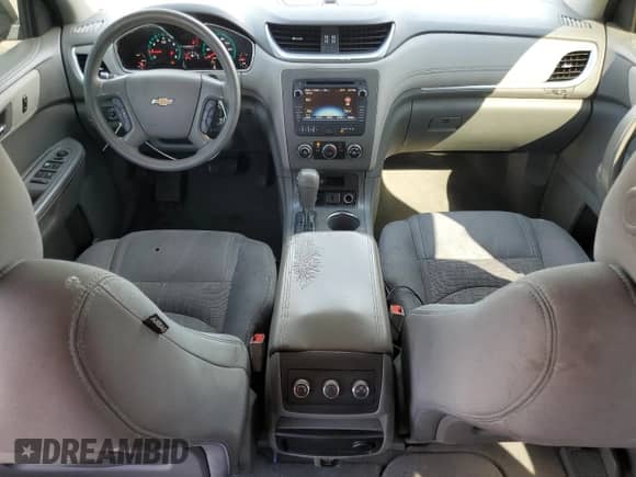 2016 Chevrolet Traverse LS с VIN 1GNKRFKD2GJ145960, выставлен на аукционе Copart как лот 81696635 с пробегом 195 532 миль миль и Списание • Salvage title. История ставок и продаж доступна на DreamBid. Изображение 8.