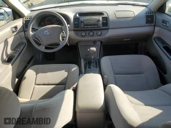 2005 Toyota Camry LE z VIN 4T1BF30K85U595119, wystawiony jako Copart lot #82520485 z przebiegiem 206 421 mil mil oraz Szkoda całkowita • Salvage title. Historia ofert i sprzedaży dostępna na DreamBid. Obrazek 8.