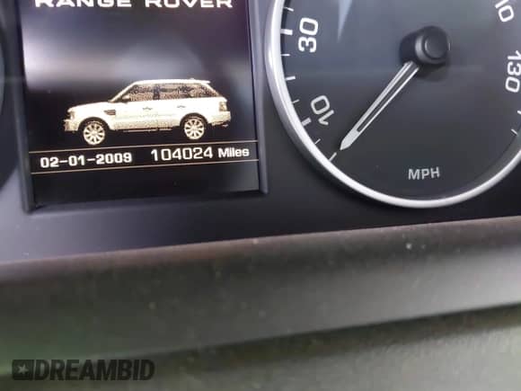 2013 Land Rover Range Rover Sport SC z VIN SALSH2E48DA802796, wystawiony jako IAAI lot #41613187 z przebiegiem 104 024 mil mil oraz . Historia ofert i sprzedaży dostępna na DreamBid. Obrazek 15.