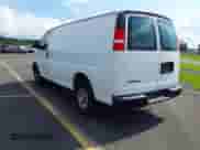 2019 Chevrolet Express Cargo z VIN 1GCWGAFP8K1370495, wystawiony jako IAAI lot #42692818 z przebiegiem 73 398 mil mil oraz . Historia ofert i sprzedaży dostępna na DreamBid. Obrazek 3.