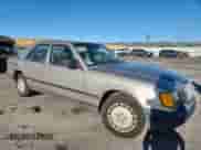 1987 Mercedes-Benz 300 E z VIN WDBEA30D6HA563520, wystawiony jako Copart lot #80399675 z przebiegiem 128 063 mil mil oraz Czysty tytuł • Clean title. Historia ofert i sprzedaży dostępna na DreamBid. Obrazek 4.