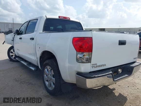 2007 Toyota Tundra SR5 z VIN 5TBET54177S454906, wystawiony jako IAAI lot #42524859 z przebiegiem 429 890 mil mil oraz . Historia ofert i sprzedaży dostępna na DreamBid. Obrazek 3.