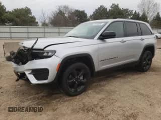 2025 Jeep Grand Cherokee Laredo with VIN 1C4RJHAG4SC264533, listed as a Copart auction lot 53165285 with 5,273 mi miles and Salvage title. Bid and sale history available at DreamBid. Image 1.