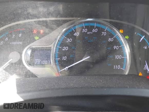 2014 Toyota Sienna XLE z VIN 5TDYK3DC4ES414728, wystawiony jako IAAI lot #42885564 z przebiegiem 291 007 mil mil oraz . Historia ofert i sprzedaży dostępna na DreamBid. Obrazek 7.