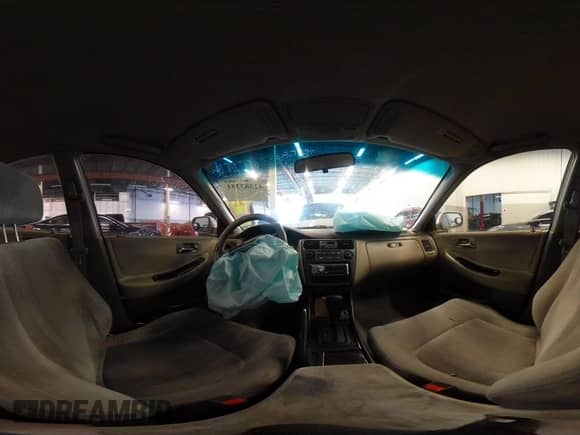 2000 Honda Accord SE с VIN JHMCG5672YC022973, выставлен на аукционе IAAI как лот 42383351 с пробегом 280 143 миль миль и . История ставок и продаж доступна на DreamBid. Изображение 19.