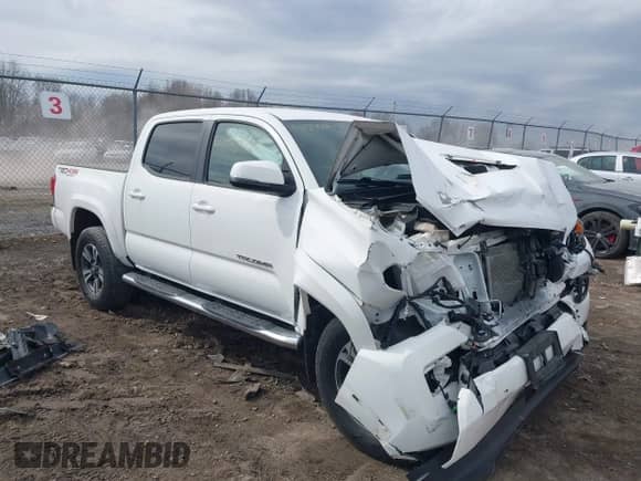 2017 Toyota Tacoma SR5 с VIN 3TMCZ5AN3HM106655, выставлен на аукционе IAAI как лот 41838777 с пробегом 63 740 миль миль и . История ставок и продаж доступна на DreamBid. Изображение 1.