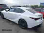 2025 Lexus IS 500 F Sport Performance z VIN JTHAP1D26S5007671, wystawiony jako IAAI lot #42544671 z przebiegiem 497 mil mil oraz . Historia ofert i sprzedaży dostępna na DreamBid. Obrazek 3.