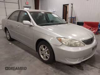2005 Toyota Camry LE with VIN 4T1BF32KX5U591683, listed as a IAAI auction lot 43305675 with 243,244 mi miles and . Bid and sale history available at DreamBid. Image 1.