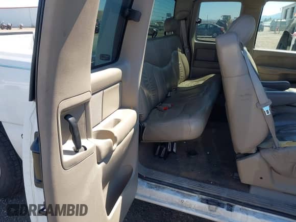 2002 Chevrolet Silverado 1500 LS with VIN 1GCEC19T22Z114628, listed as a IAAI auction lot 42391345 with 175,385 mi miles and . Bid and sale history available at DreamBid. Image 8.