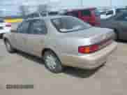 1993 Toyota Camry LE z VIN JT2SK12E6P0122365, wystawiony jako IAAI lot #41977260 z przebiegiem 162 971 mil mil oraz . Historia ofert i sprzedaży dostępna na DreamBid. Obrazek 3.